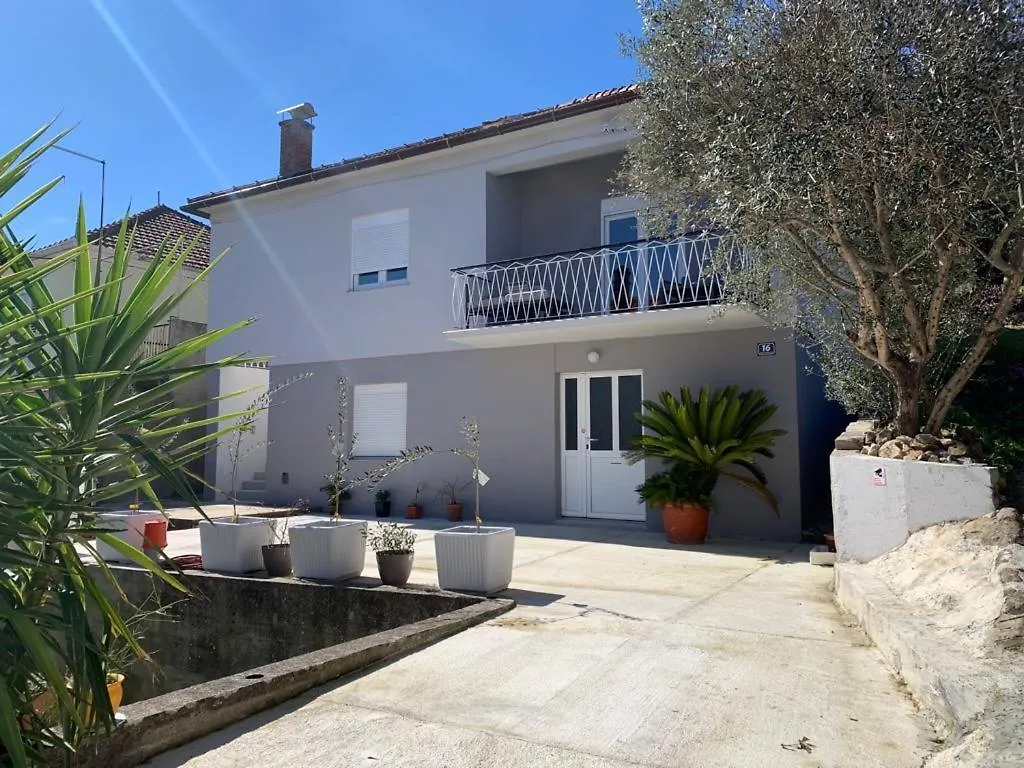 הוילה קאלי New House Few Steps From The Sea And Beach וילה